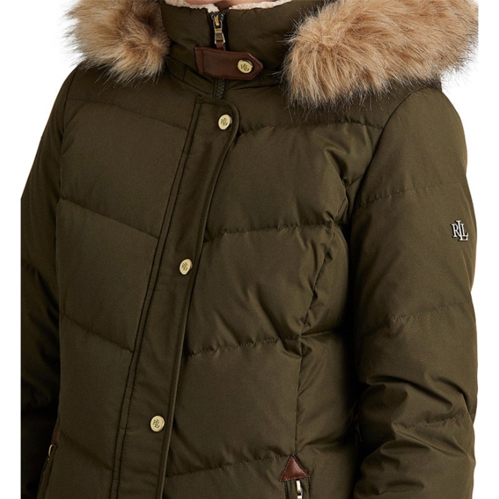 Ralph Lauren coat, with ribbed cuffs and a faux fur–lined mock turtleneck - Picture 2 of 7
